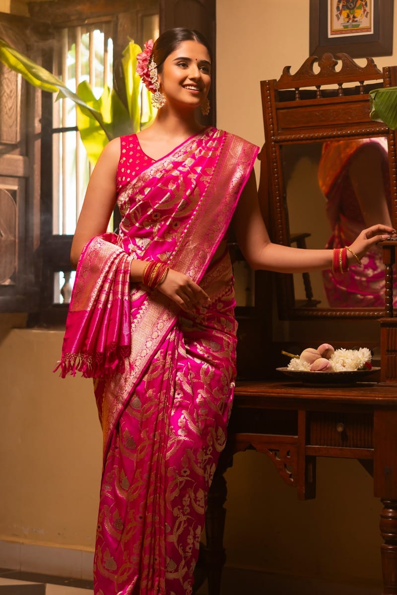 Banarasi Unstitched Salwar Kameez: Exquisite Zari Weaving