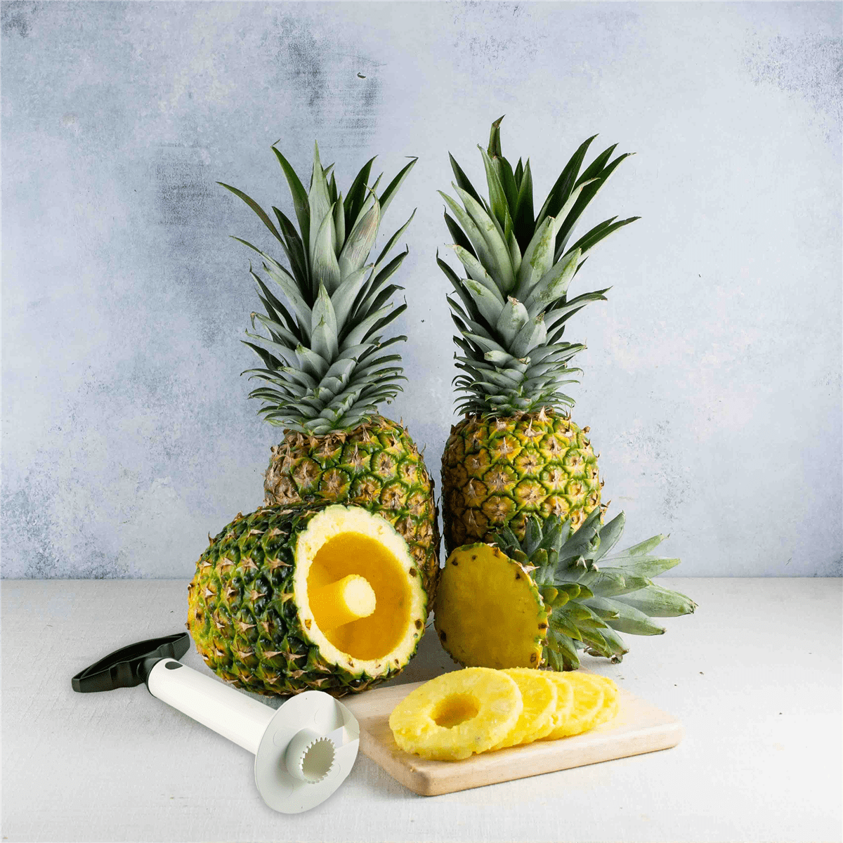 Pineapple products and slices