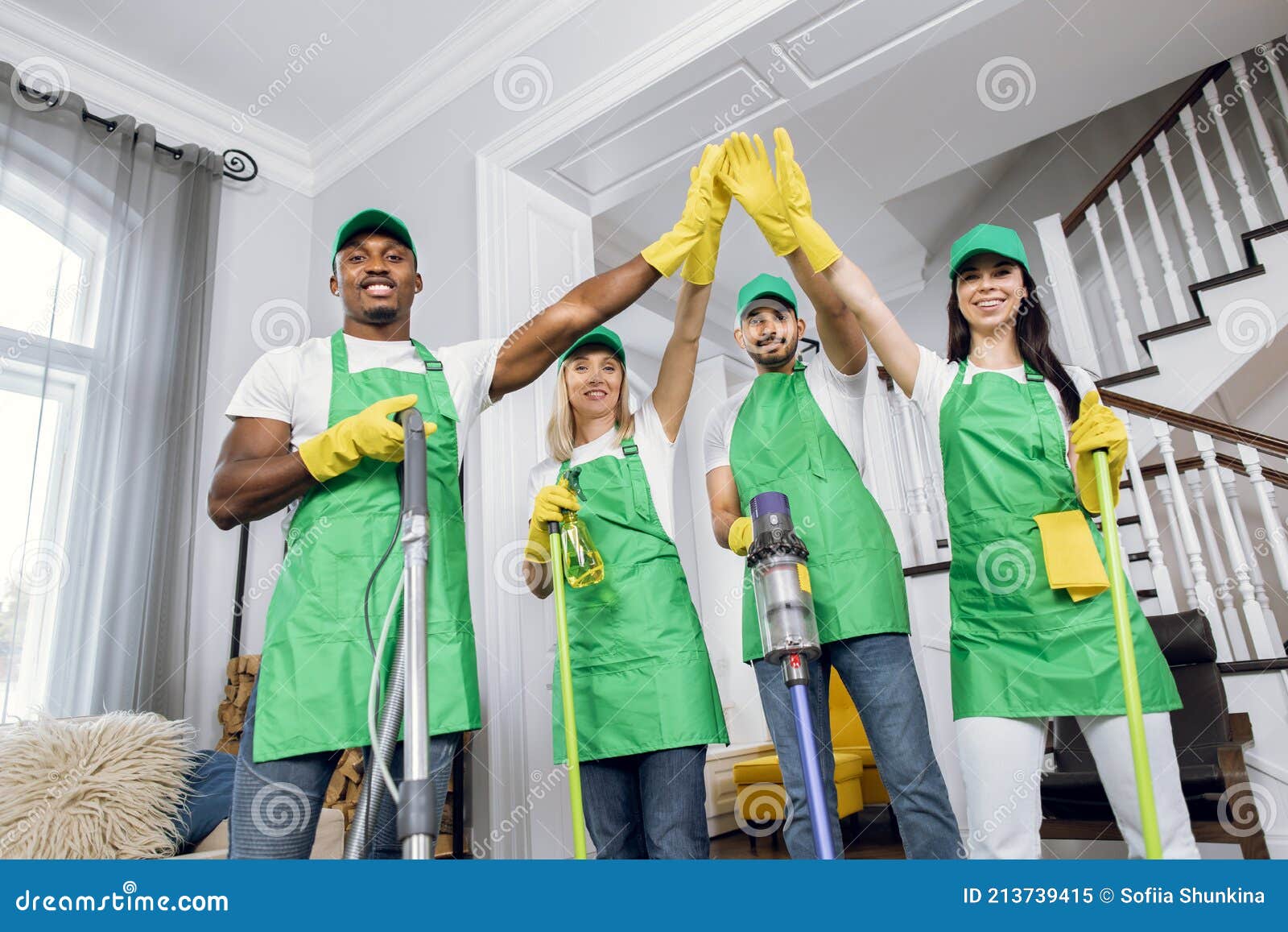 Clear Out Junk Dubai crew ready to work